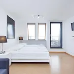 The Danziger, 2 Unique Roof Units In Prenzlauerberg, Group & Family Friendly, From 2 Up To 7 Guests Apartman Berlin