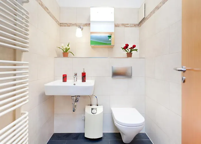 Apartamento The Danziger, 2 Unique Roof Units In Prenzlauerberg, Group & Family Friendly, From 2 Up To 7 Guests Berlim