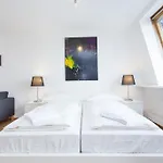 The Danziger, 2 Unique Roof Units In Prenzlauerberg, Group & Family Friendly, From 2 Up To 7 Guests Апартаменты Берлин